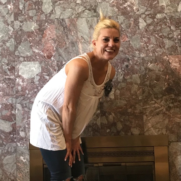 Flower white top - Picture 5 of 8